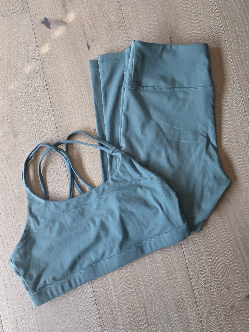 ZYIA Norwegian Blue Fit & Free Bra & Leggings Set
